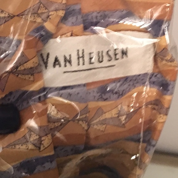 Van Heusen Tie - Picture 4 of 4